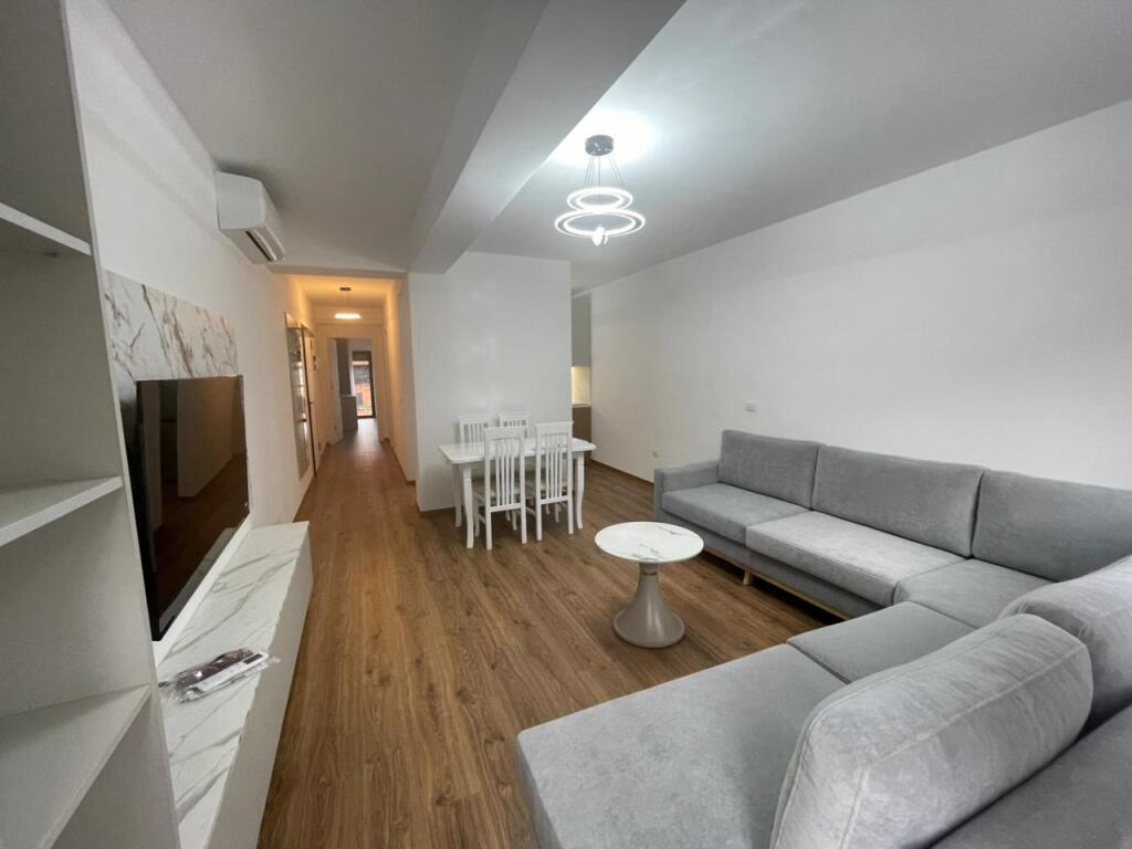 JEPET PËR QIRA APARTAMENT 1+1+Parkim, TEK KODRA E DIELLIT 2