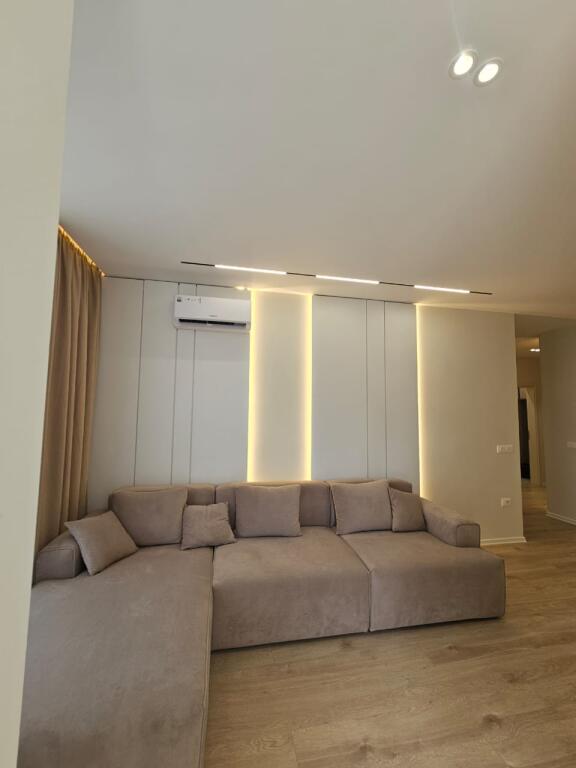 Shitet Ultra Apartament 2+1+1wc/bllk,📍Tek 21-dhjetori (MARKET JOENA) | Cmimi: 243.000€
