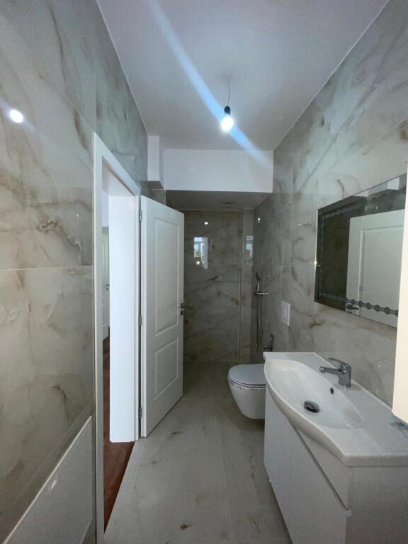 Super appartamento 2+1 in via Kavaja (dietro Globe)