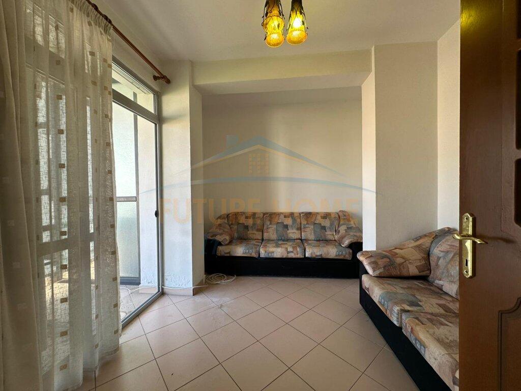 SHITET APARTAMENT 2+1+2 PAZARI I RI, SHKOLLA E KUQE