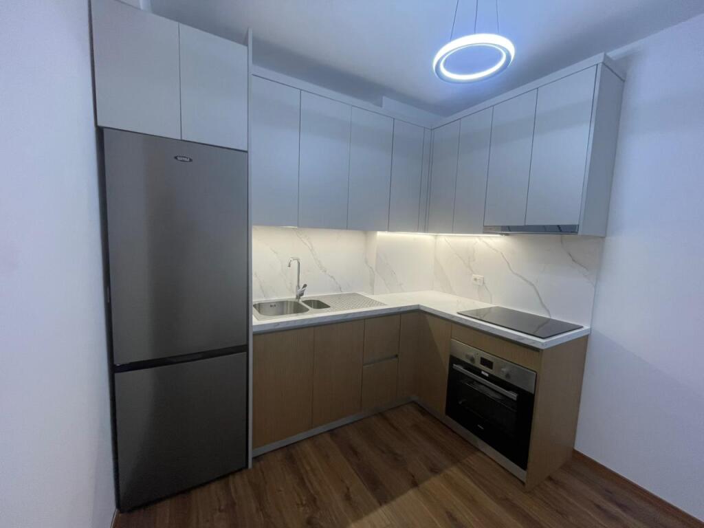 JEPET PËR QIRA APARTAMENT 1+1+Parkim, TEK KODRA E DIELLIT 2
