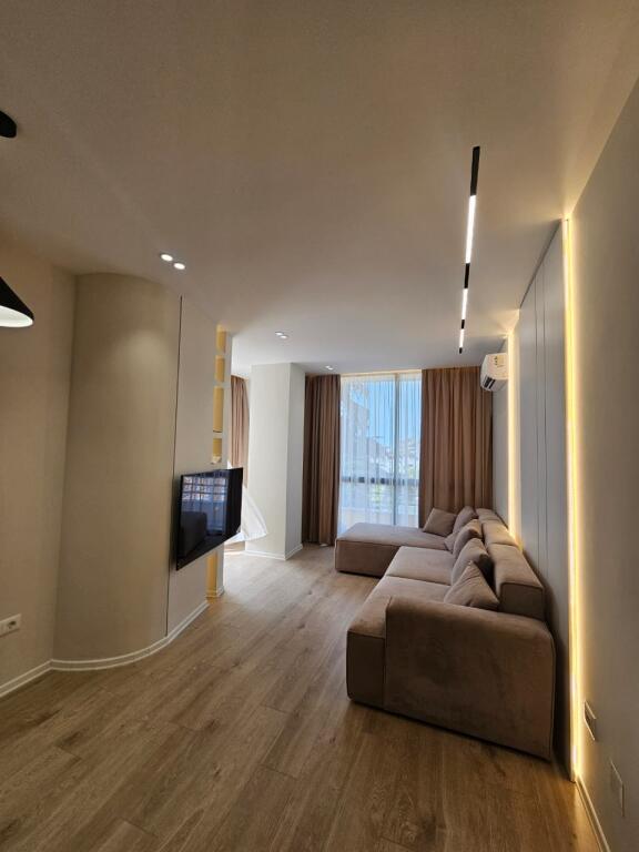 Shitet Ultra Apartament 2+1+1wc/bllk,📍Tek 21-dhjetori (MARKET JOENA) | Cmimi: 243.000€
