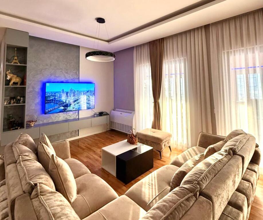 FOR SALE: UNIQUE PENTHOUSE 🔥(250 m2) *(📍 Fresk- Qesarake) WITH SUPER VIEW OF TIRANA || 300,000 Euro || Furnished with super Quality 🏡