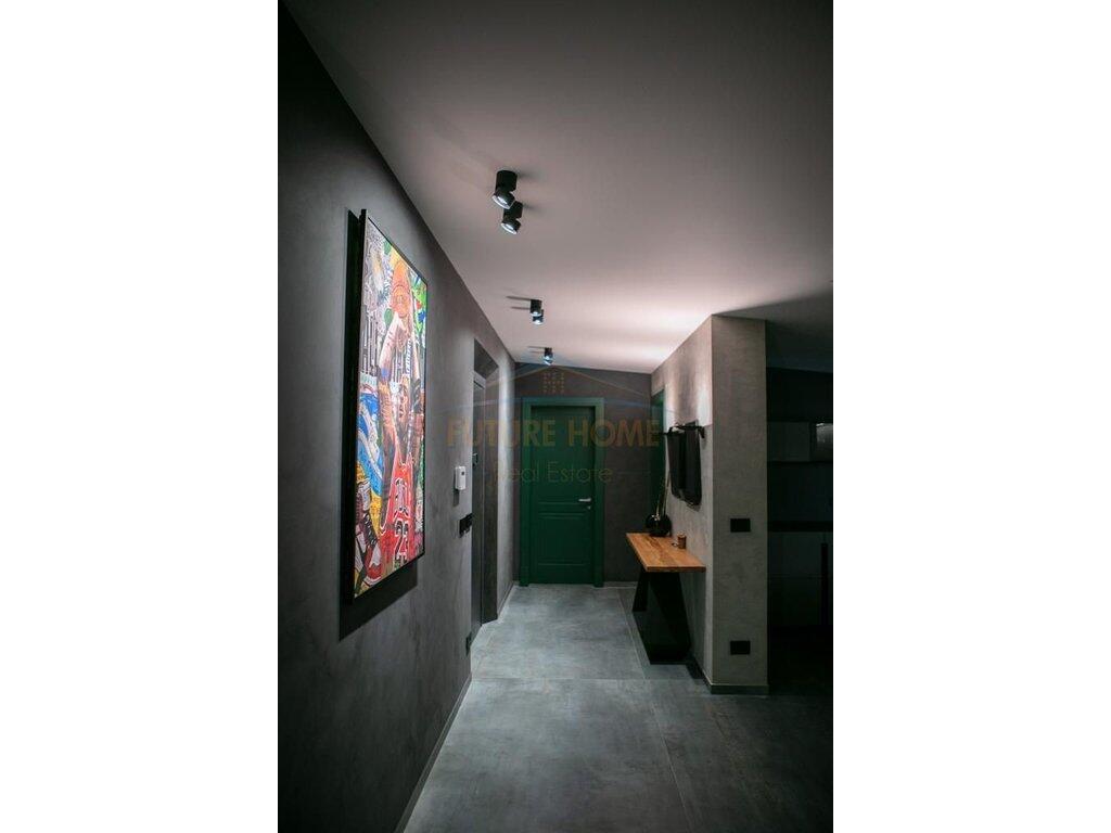 PENTHOUSE 3+1+2POSTE PARKIMI PER SHITJE, LIQENI I THATE