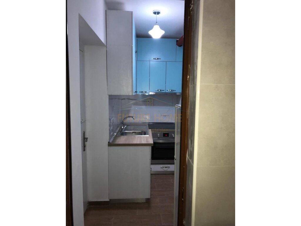 MONOLOCALE IN VENDITA IN VIA FERIT XHAJKO, EX RISTORANTE. DURRES