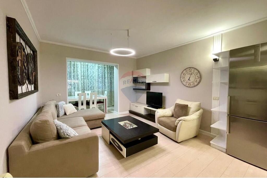 JEPET ME QIRA APARTAMENT 2+1 TEK MYSLYM SHYRI