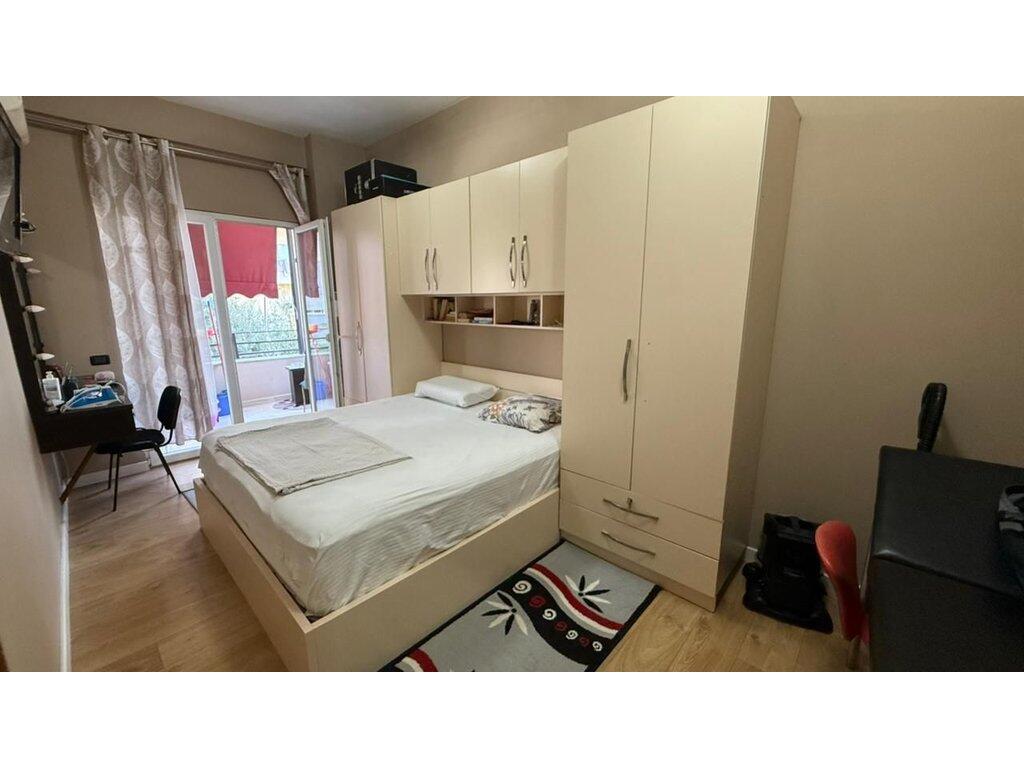 Vendesi in vendita 2+1, Yzberisht