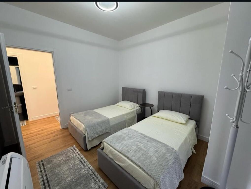 2+1 Apartment for Rent – 5 May Street, Tirana*   ✨ *Fully renovated* – *Never inhabited before*   🚗 *Parking space included in the price