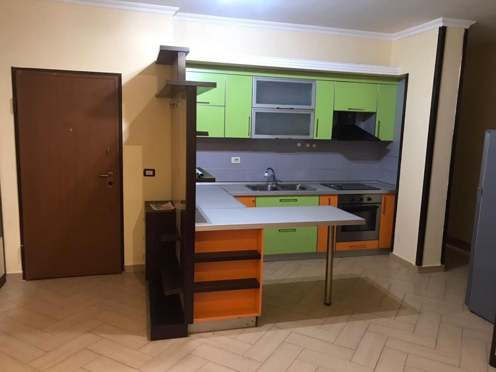 Apartament me qera 2+1 Astir.400 Euro