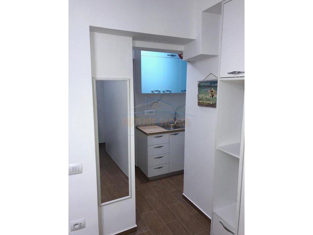 MONOLOCALE IN VENDITA IN VIA FERIT XHAJKO, EX RISTORANTE. DURRES