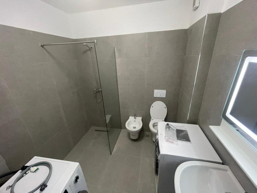 JEPET PËR QIRA APARTAMENT 1+1+Parkim, TEK KODRA E DIELLIT 2