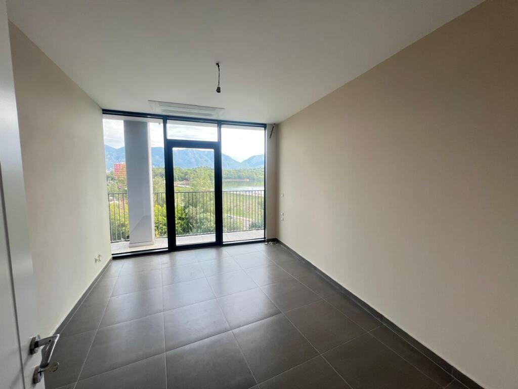 Ufficio in affitto presso Lake View Residence