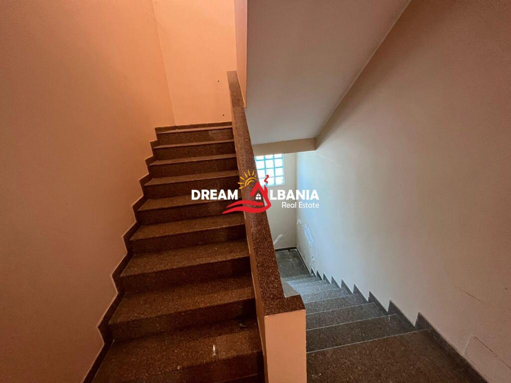 Vile 3 kateshe ne shitje ne Yzberisht prane Shkolles “Myslym Shima” ne Tirane (ID 4141034)