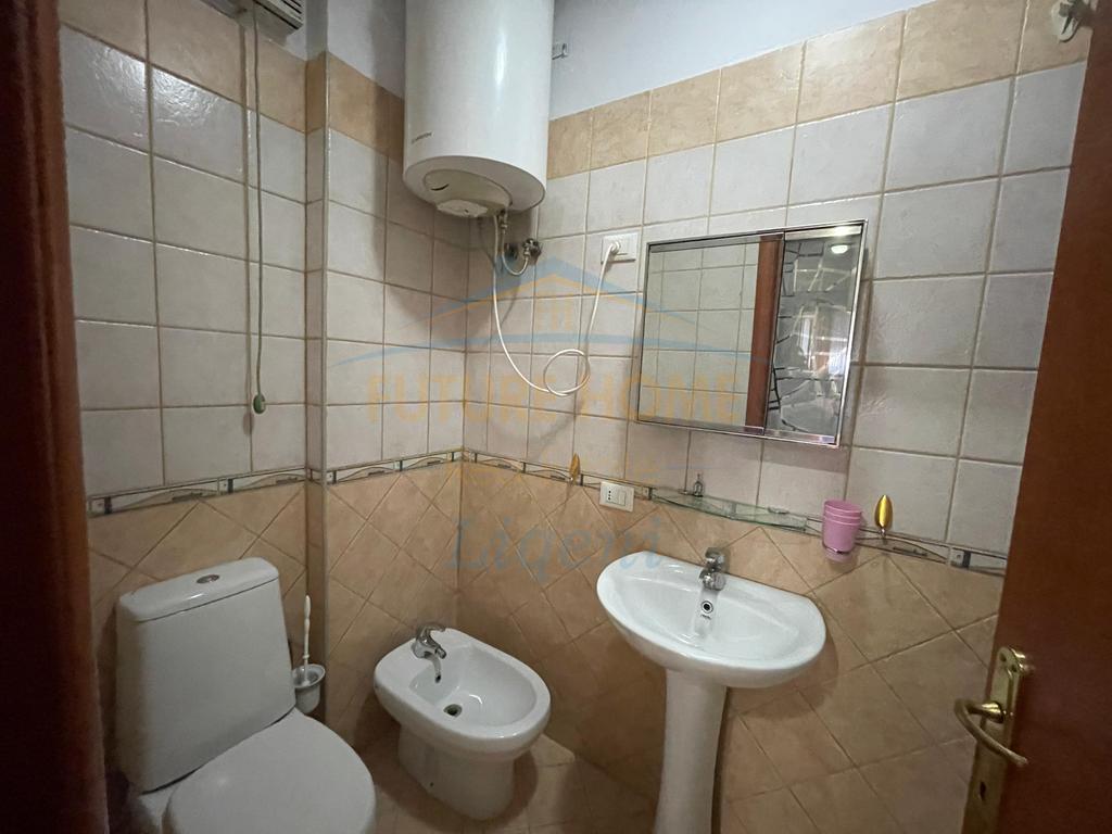 Qera, Apartament 3+1, Komuna e Parisit, Tiranë.