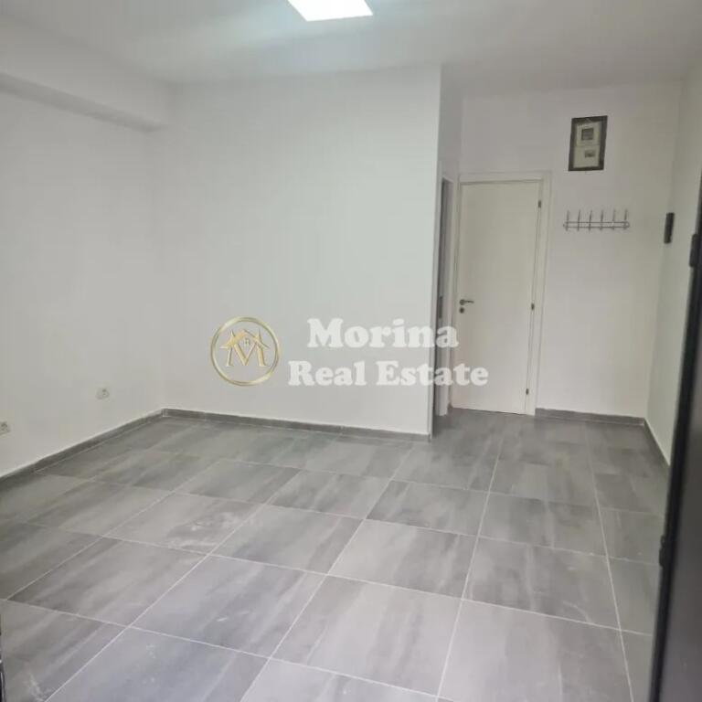 Rent, Business Premises, at Fortuzi Street, 450 euros/month