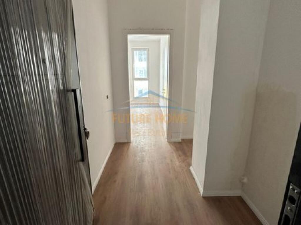 Shitje, Apartament 2+1+2, Kompleksi Univers City, Tirane.