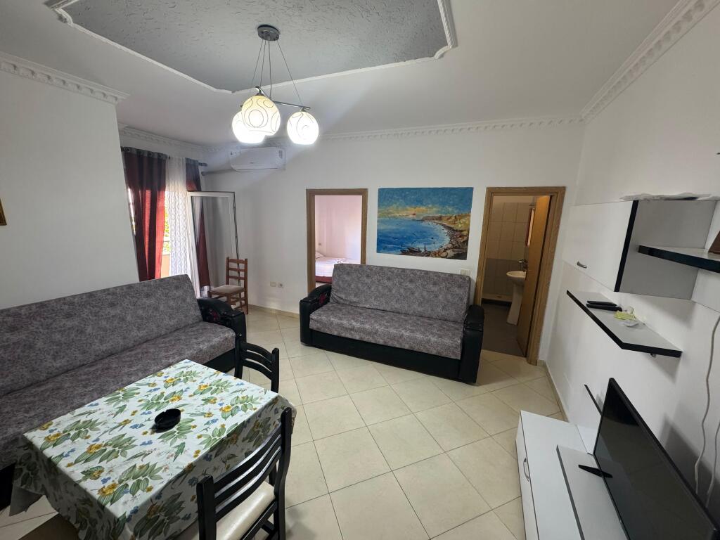 APARTAMENT 2+1 ME QERA PLAZH RROTA E KUQE!!