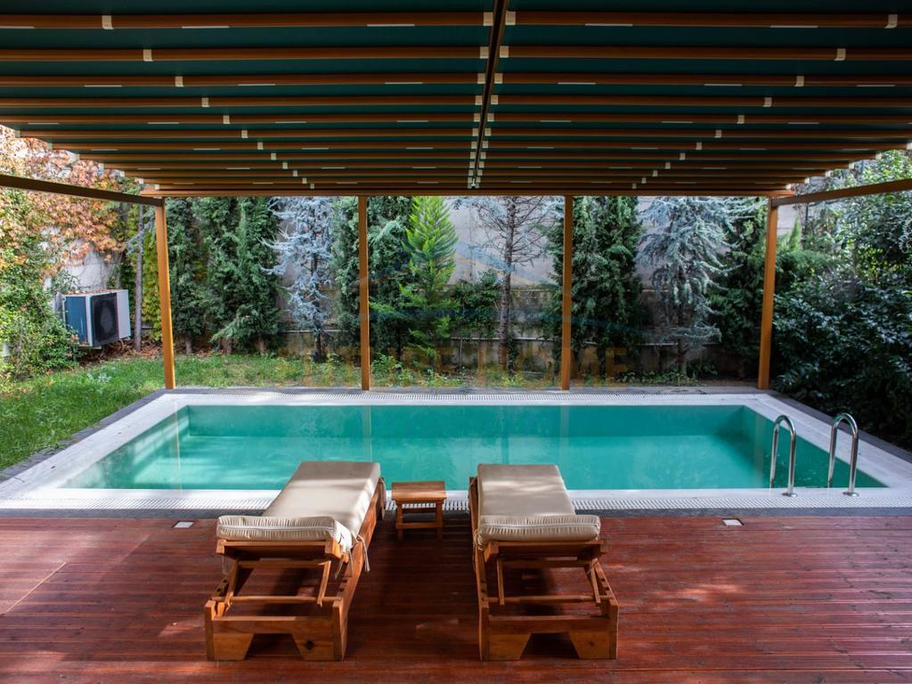 In vendita, Villa su 3 piani, Residenza Porta e Gjelbër, Tirana.