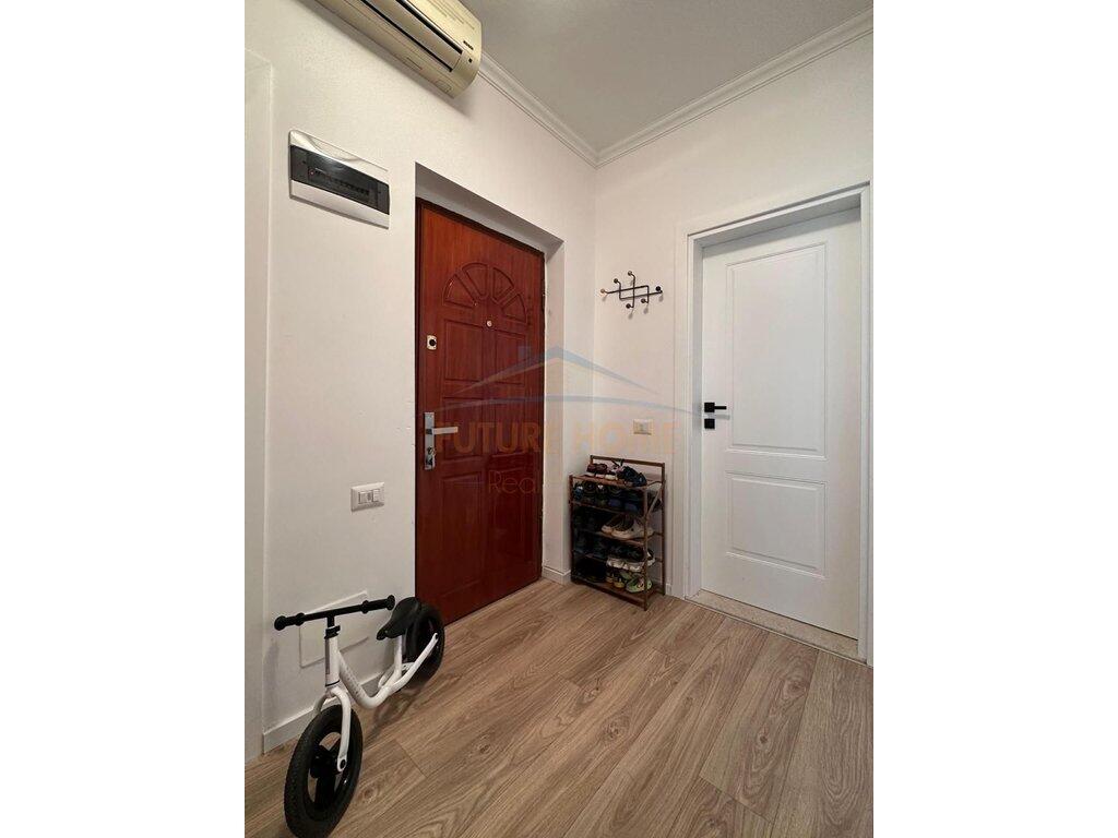 In vendita, appartamento 1+1 Myslym Shyri, Tirana.
