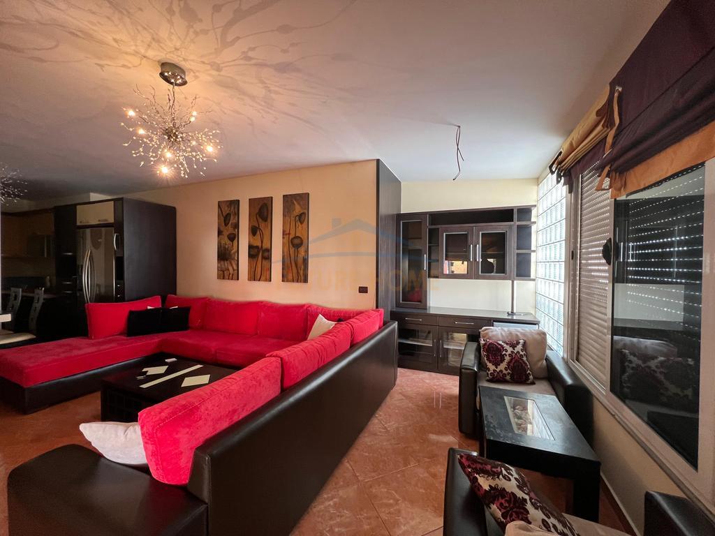 Qera , Apartament 3+1+ Garazh, Unaza e re