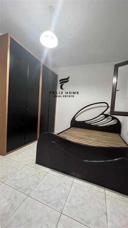 APARTAMENT ME QERA 2+1+MAGAZINE KOMBINAT 500 EURO