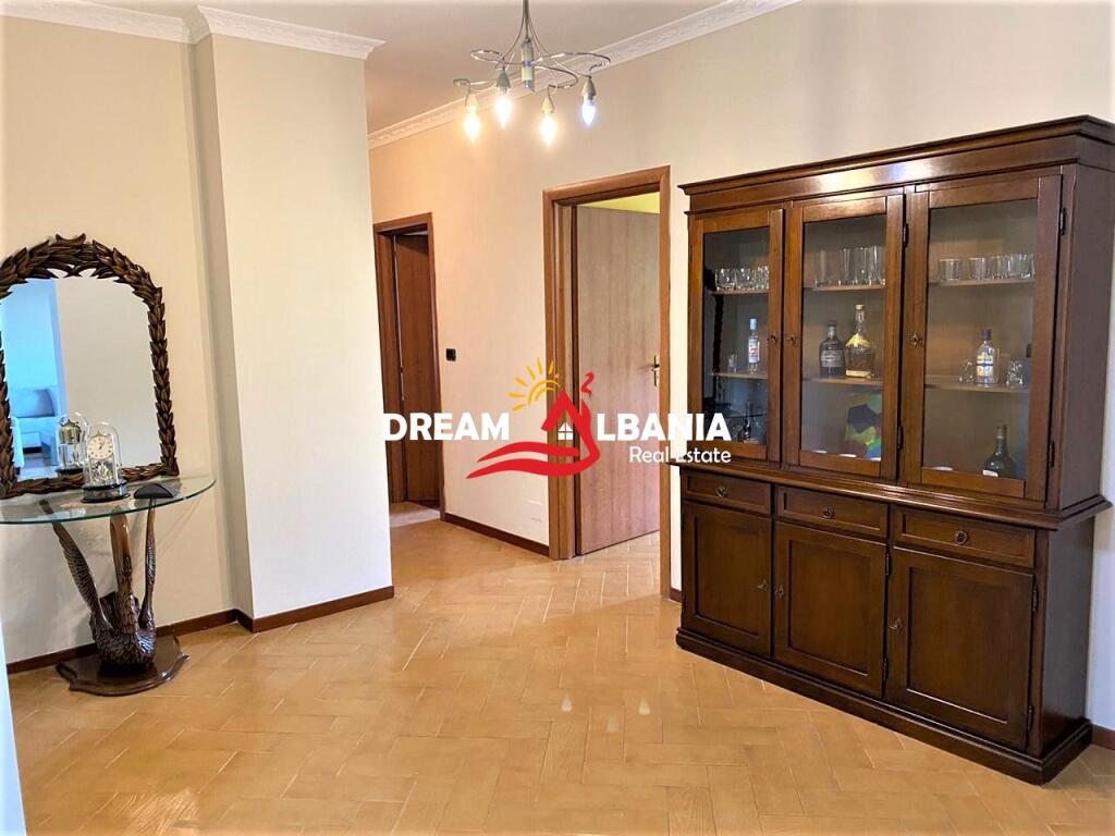Apartament 2+1 me qera ne zonen e Ish Bllokut prane Librit Universitar ne Tirane (ID 4221868)