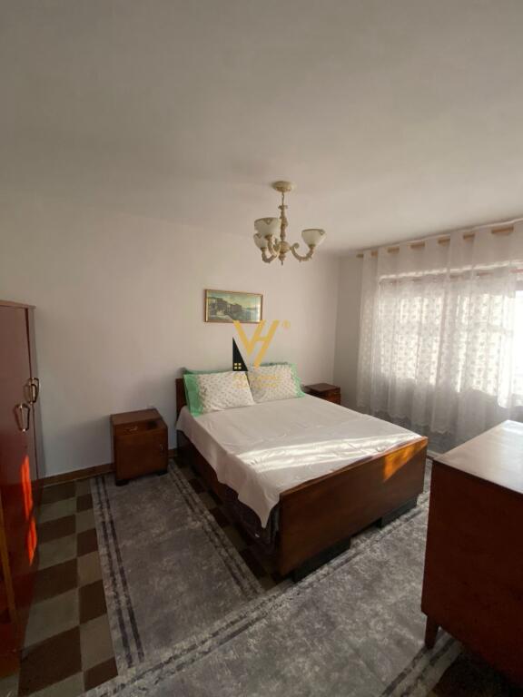 JEPET APARTAMENT 2+1 ME QIRA TE RRUGA QEMAL STAFA 600 EURO