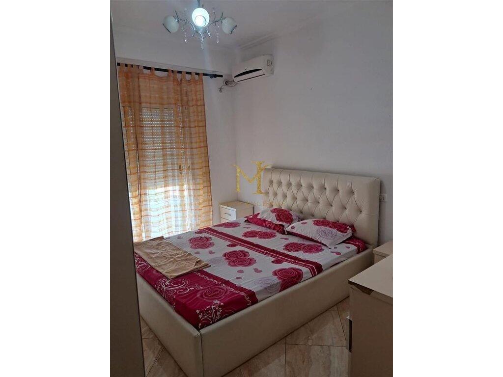 Jepet me qira afatgjatë apartament 2+1 – Plazh Iliria, Durrës