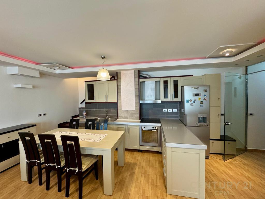 Duplex Modern me Qira – 🌅 Kodra e Diellit 1