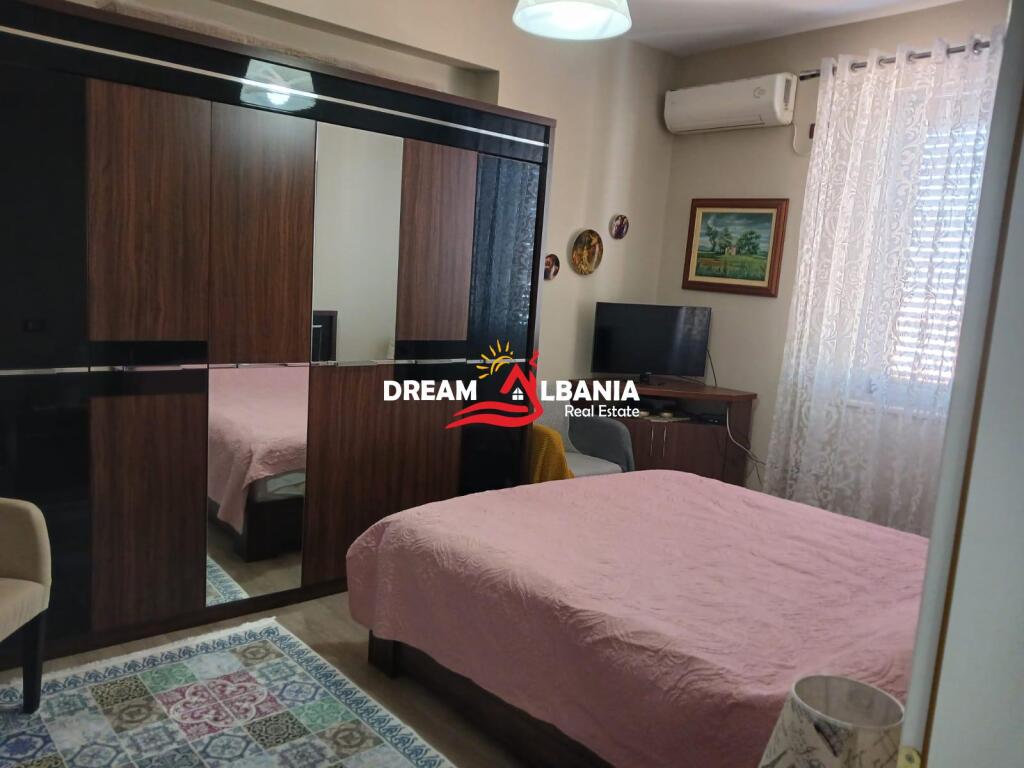 Appartamento 3+1+2 in vendita in Rruga e Kavajes di fronte a Deliorgji (ID 4131352)