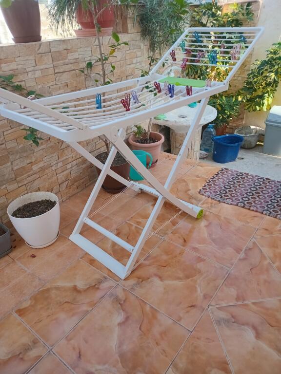 Dhoma me qera mujore dhe ditore