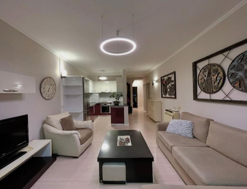 Apartament 2+1 - Për Qira - Myslym Shyri, Tiranë