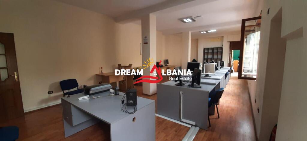 Office for rent in Bllok, near the former Greek Pharmacy, in Tirana (ID 4261312)
