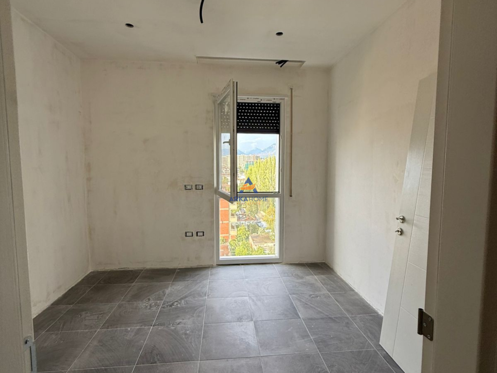 VENDESI APPARTAMENTO 2+1+BALCONE "NUOVO BOULEVARD" 180.000 EURO.(CON PARCHEGGIO).