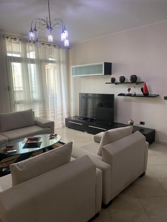 3+1,arredato al 9 piano,prezzo 1000 euro trattabile