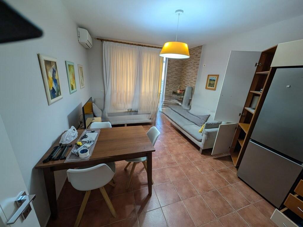 Jepet me qira apartament 2+1 tek Myslym Shyri. 600 € /Muaj