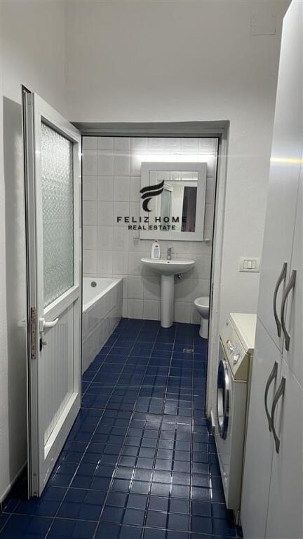 APARTAMENT ME QERA 2+1+MAGAZINE KOMBINAT 500 EURO
