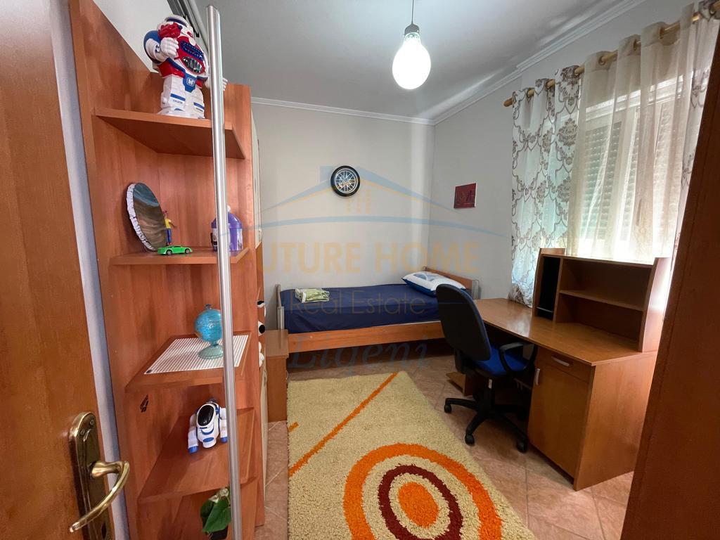 Qera, Apartament 3+1, Komuna e Parisit, Tiranë.
