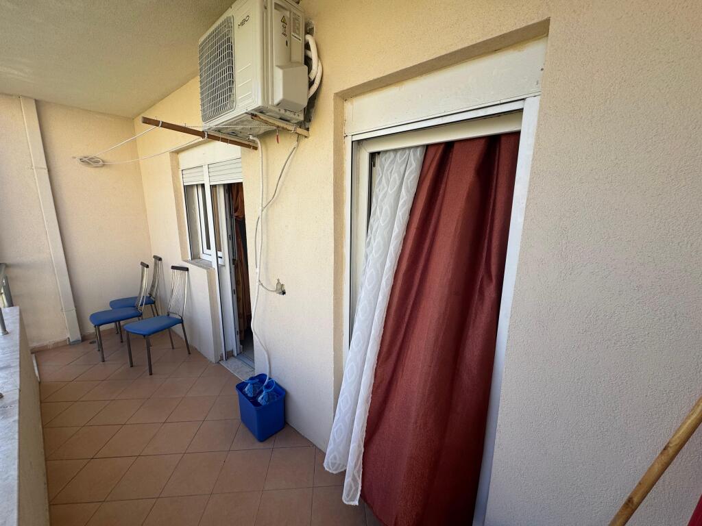 APARTAMENT 2+1 ME QERA PLAZH RROTA E KUQE!!