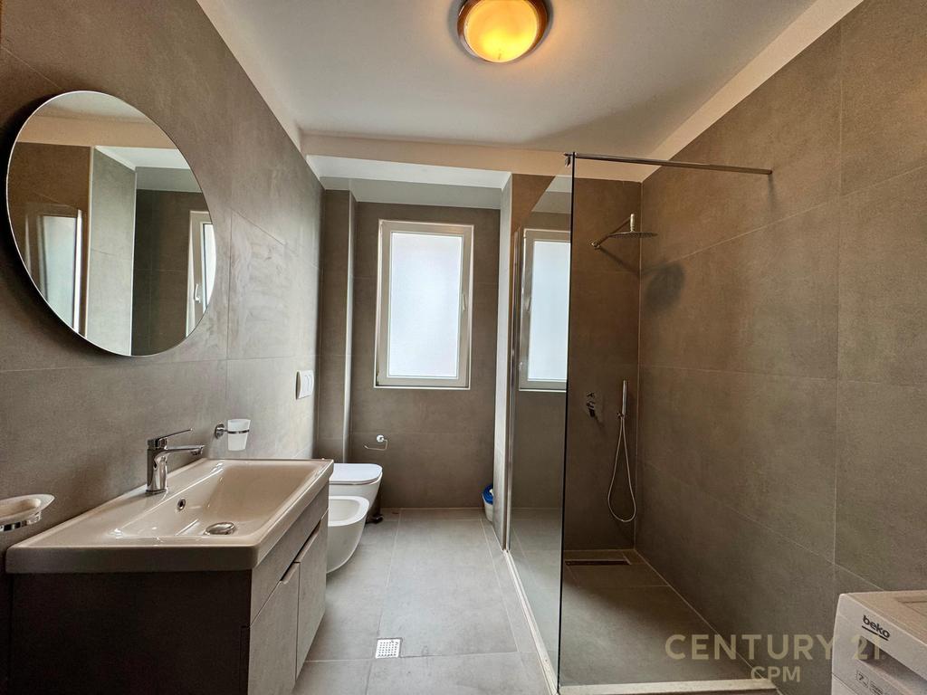 Duplex Modern me Qira – 🌅 Kodra e Diellit 1
