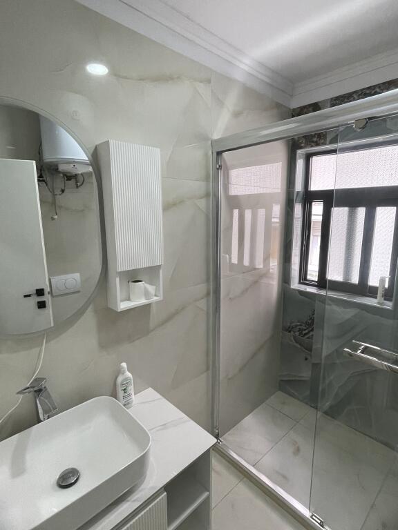 Super luxury apartment for rent until June, in the Beach area near Bajram Curri school.