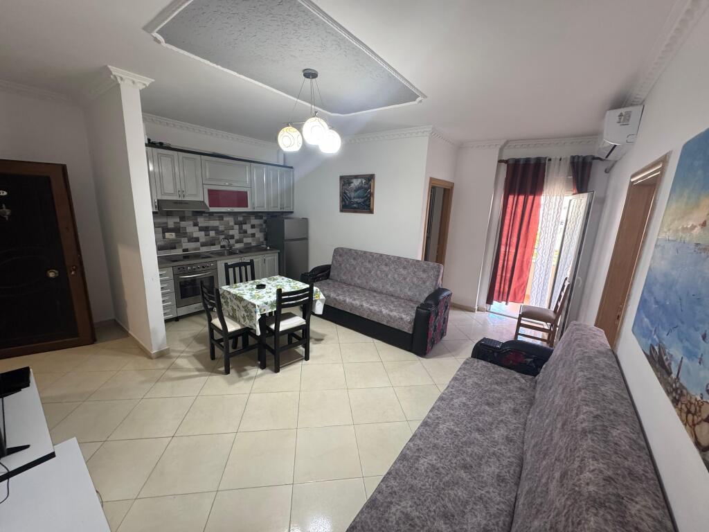 APARTAMENT 2+1 ME QERA PLAZH RROTA E KUQE!!