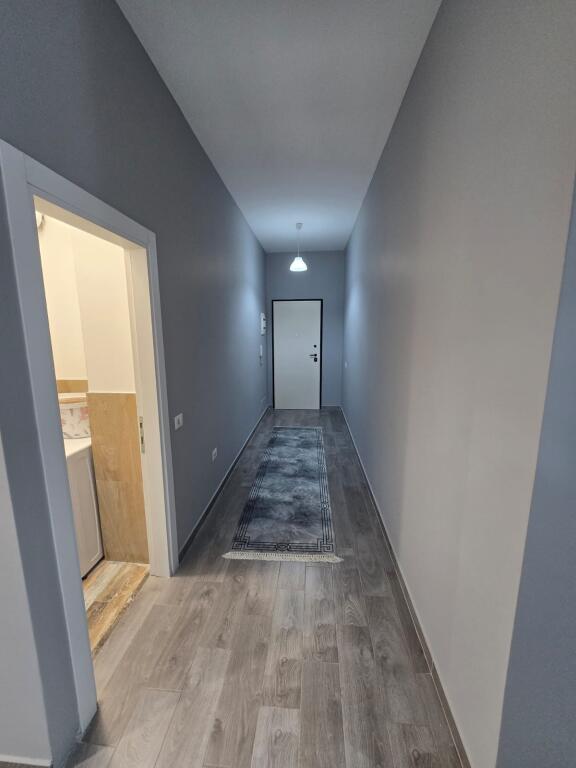 📌 Apartament 3+1+2 me Post Parkimi me Qira – Square 21, Tirane
