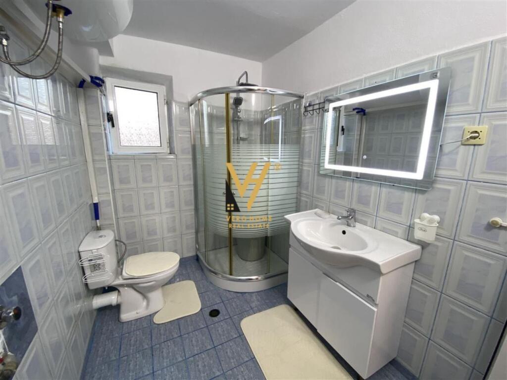 JEPET APARTAMENT 2+1 ME QERA TE FERIT XHAJKO 600 EURO
