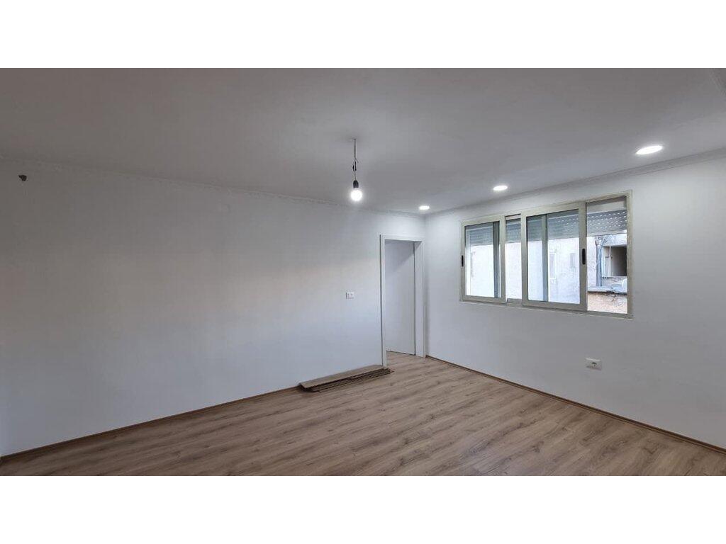 Shitet, Apartament 2+1, Stadiumi Dinamo, Tirane.
