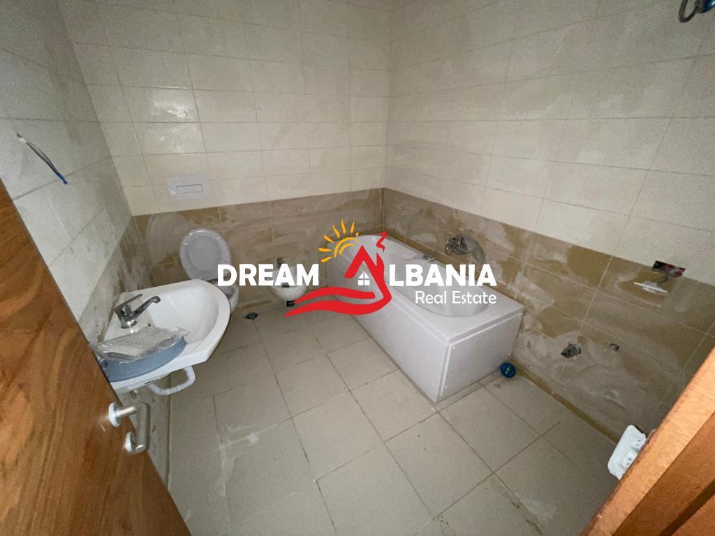 Apartament 2+1 ne shitje ne Bllok prane Sky Tower ne Tirane (ID 4121928)