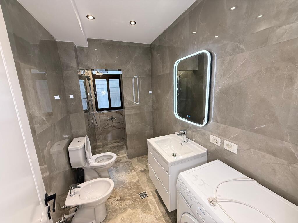 Apartament 2+1 per Qera tek Ish Parku