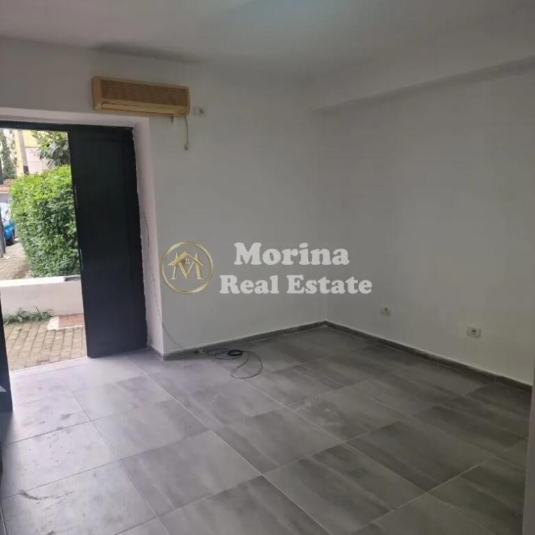Rent, Business Premises, at Fortuzi Street, 450 euros/month