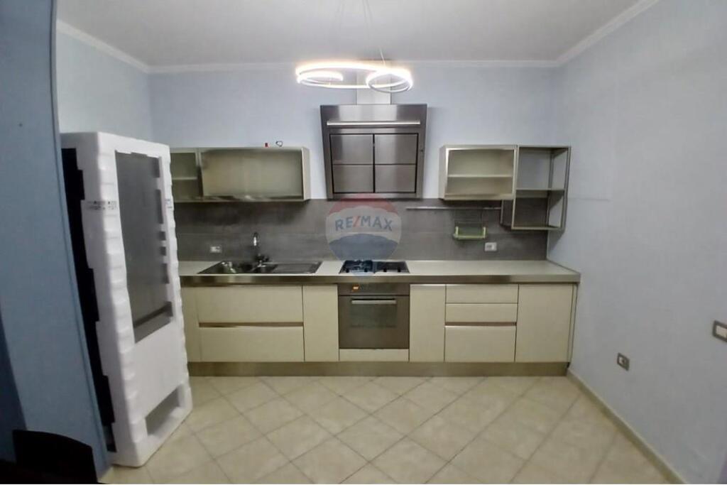 Affittasi appartamento 2+1 a Zogu i Zi