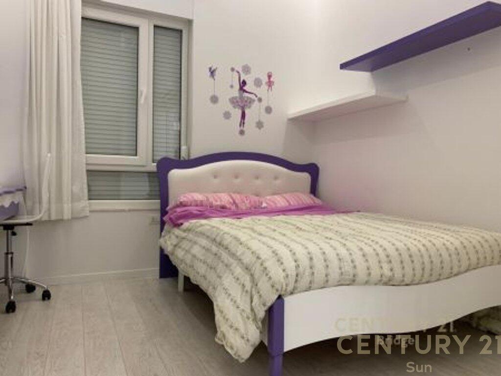 SHITET PENTHOUSE 2+1+ POST PARKIMI PRANE LIQENIT TE THATE